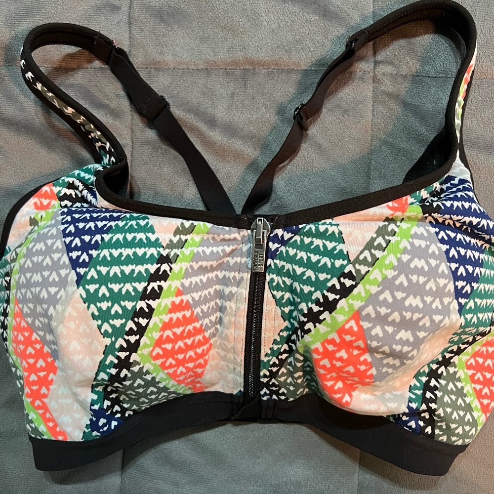 Victoria Sport Sports Bra with inner front closing bra